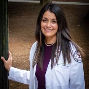 Meet your Posher, Leanne